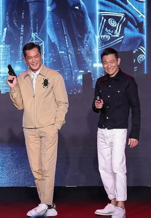 还是中年男人看着舒服,古天乐刘德华都年过50了,魅力不输小鲜肉