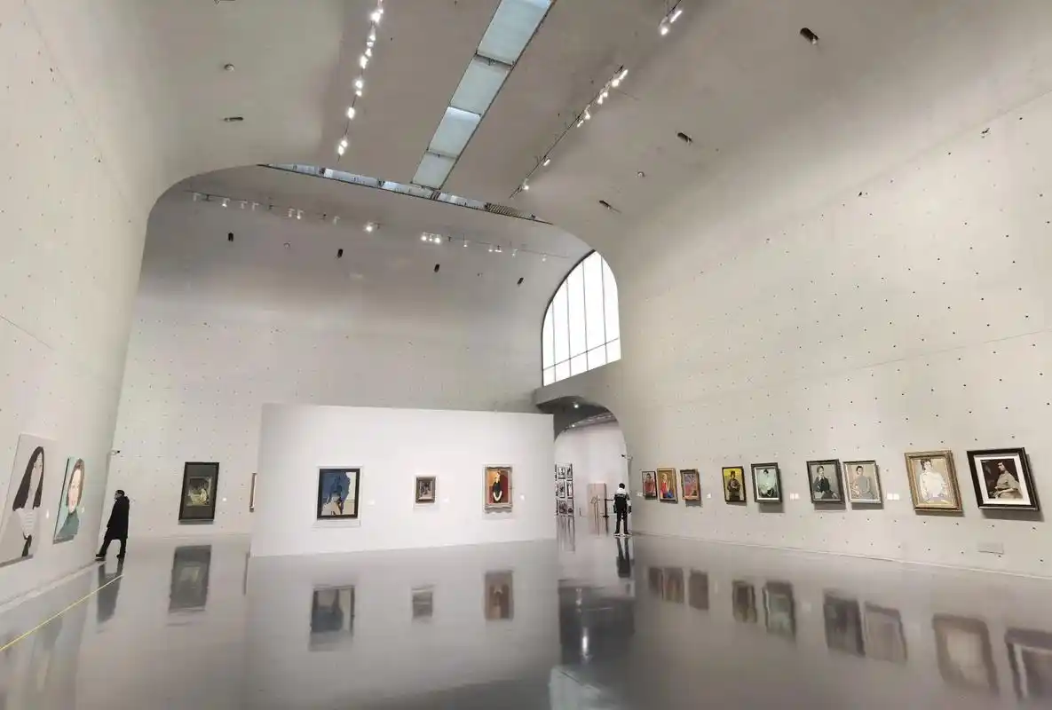 龙馆掠影.#龙美术馆十周年特展 #遇见艺术 #最伟大的作品 - 抖音