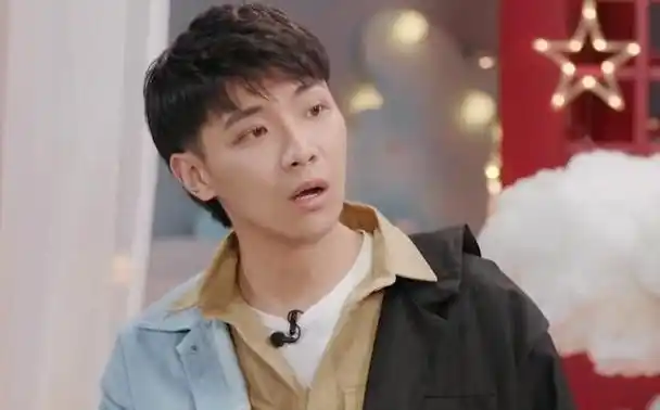 综艺里令人气愤的场面:让人舔脚趾,逼弃女认亲,不红是有道理的