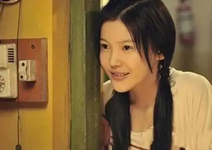 在合作拍摄电影《致我们终将逝去的青春》时在剧中杨子珊饰演的郑微一