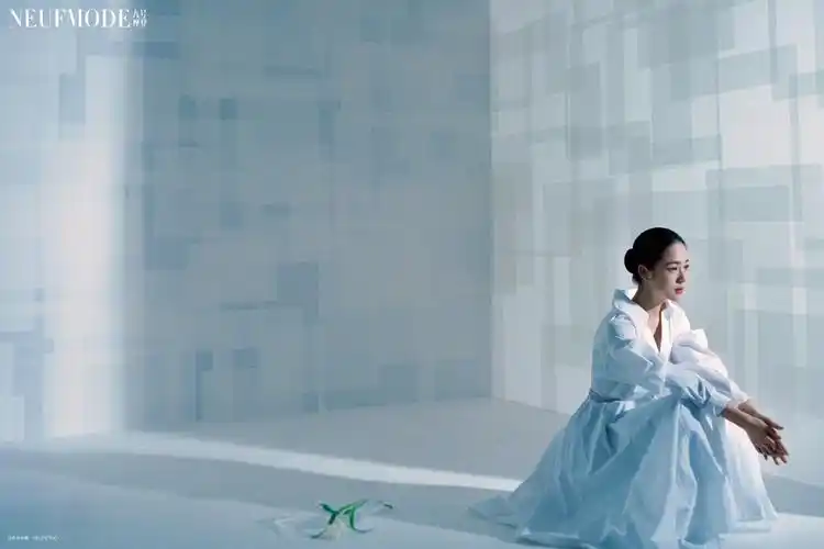 分享一组周韵图片给大家,图中的明星图片壁纸会点缀你的电脑桌面,美化