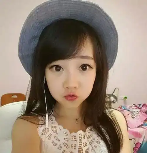 熬夜直播的她素颜居然是这样,网络主播冯提莫的变化史