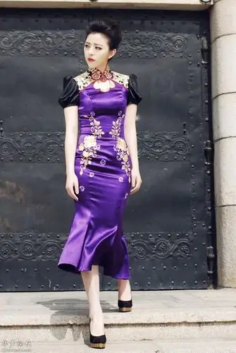 黄小蕾艳丽改良旗袍大秀曲线美 - 美女贴图 - 华声论坛