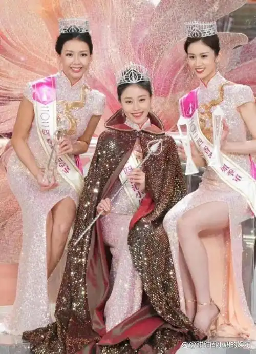 香港小姐泳装首次亮相!8号成新封咪神,冠军头大身体小感觉奇怪