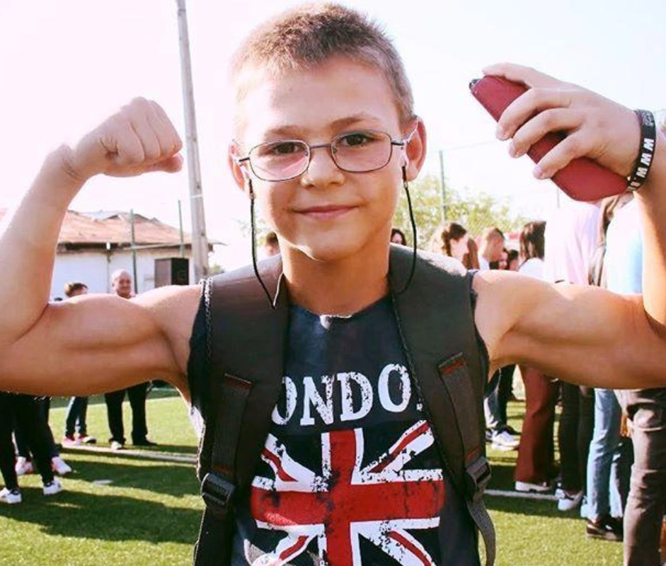 曾是世界最强壮小孩,如今5年过去了,他的身高怎么样了?