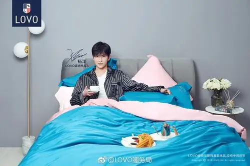 [杨洋][新闻]180507 杨洋代言品牌释出新图 盐咩咩与甜咩咩你pick哪个