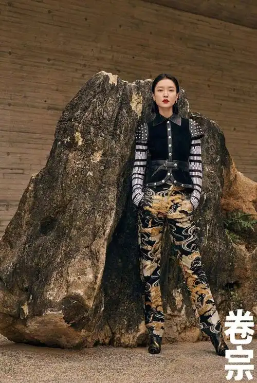 杜鹃真的是很特别的存在.模特出生,也是演员.