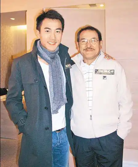 2,刘丹和刘恺威霍尊是现在当红的歌手,相信大家都听过他的那首