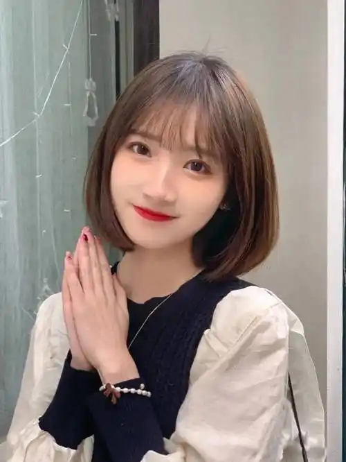 发型改变颜值 来看看这几款好看又显气质的发型_刘海_长发_女生