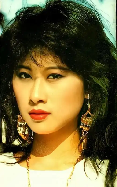 歌手叶倩文情断费翔后嫁给林子祥今62无儿无女亦无悔