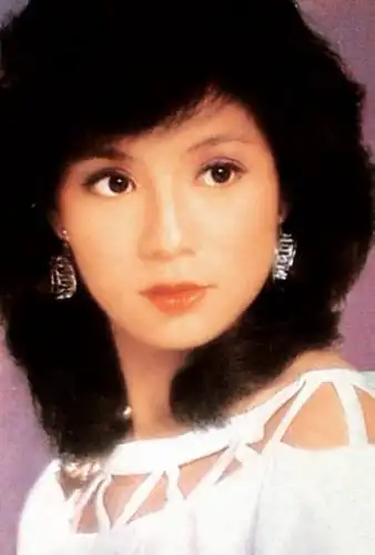 70后的女神翁美玲,有位当红小生为她十年不娶