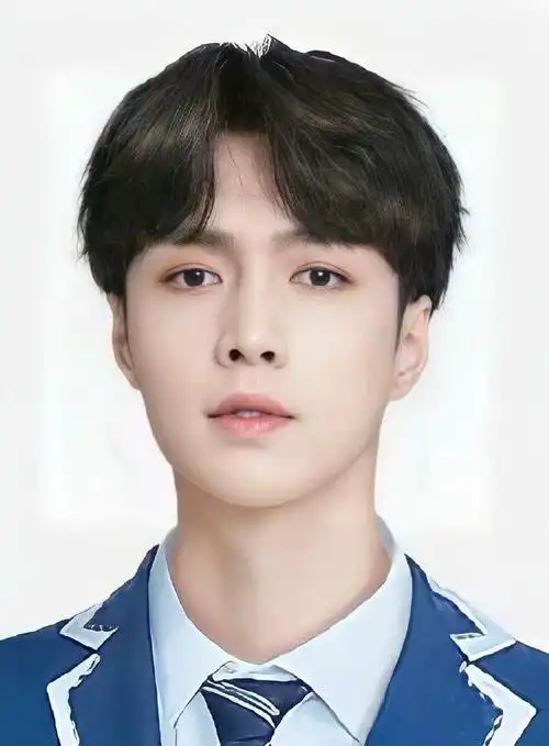 内娱男明星的证件照#轻轻地放一个纯天然脸00一寸照精灵耳特别孟栽