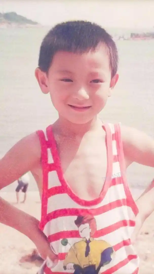 黄子韬小时候身体很