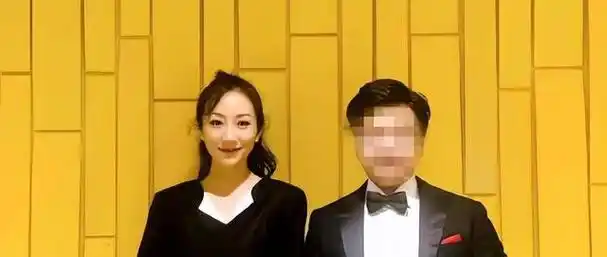 一位网友在社交平台上发布了视频,声称在音乐会上捕捉到了演员韩雪的