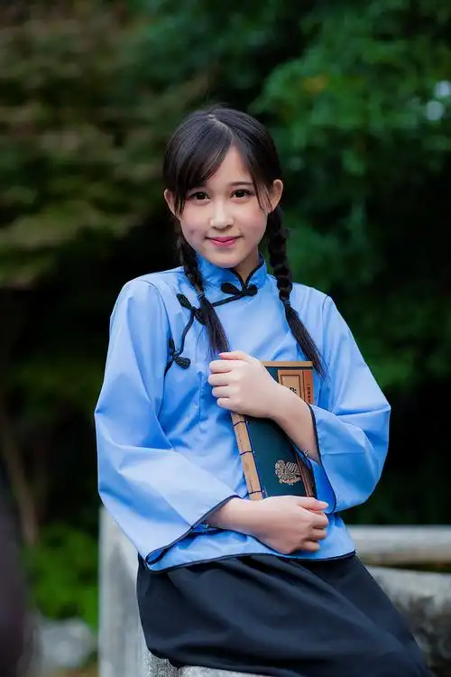 桂林公园民国少女学生