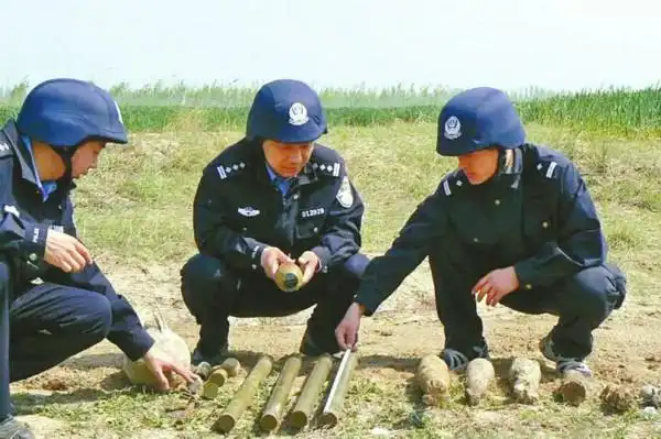 济南"拆弹专家"张保国行走在生死线上 与死神正面交锋19年