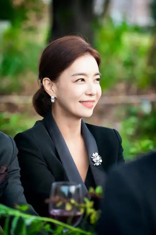 朴善英夫妇的世界被渣男所伤现实丈夫大有来头曾担任总统外交官