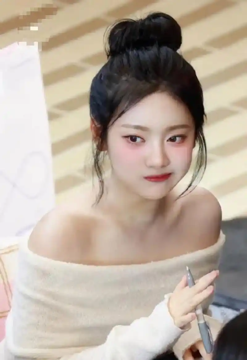 徐艺洋宁艺卓同期练习生# 有网友扒出,黄子韬女友徐艺洋曾和宁艺