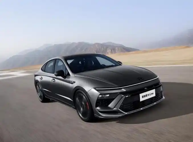 比如今年3月26日新鲜上市的第十一代北京现代索纳塔(参数|询价),就以