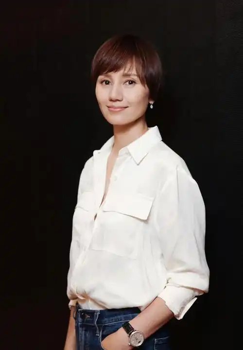 67袁泉首次获封影后袁泉为啥能这么火