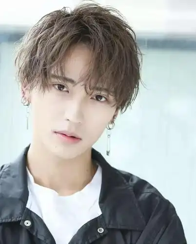 俊凯的这种发型是哪种烫发揭秘明星发型造型方法教你打理技巧