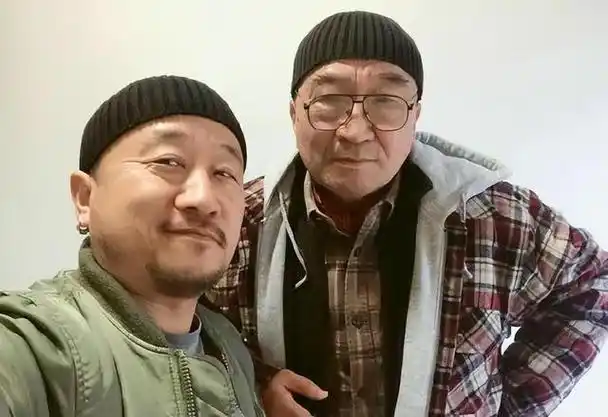 原来他们是亲生父子长得不像爹我不会是最后一个知道的吧