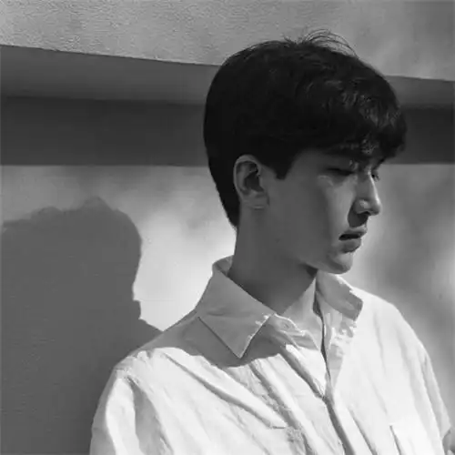 男人黑白头像男人味 高清帅气的头像男成熟魅力黑白图片_男生头像