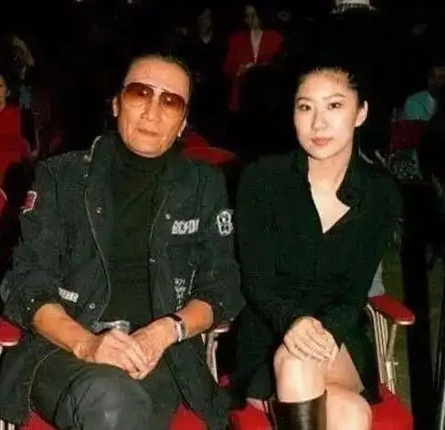 被谢贤养了12年,分手后得到2千万,今35岁coco过得如何?