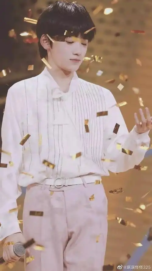 宋亚轩##宋亚轩白衬衫造型