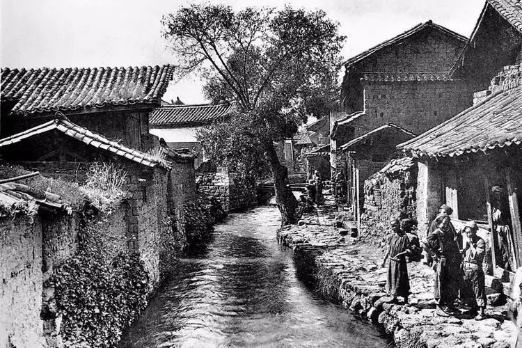 珍贵的老照片 那些代表着丽江的标志性建筑今昔对比