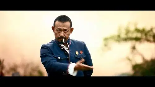 求《让子弹飞》中,姜文最后抽烟的那张照片,能做电脑桌面的高清大图.