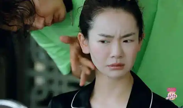 都知道lucky和戚薇长得像可万万没想到连翻白眼也一模一样