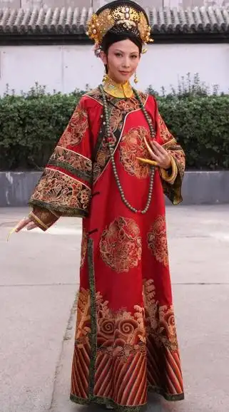 解读《甄嬛传》中清代宫廷服饰