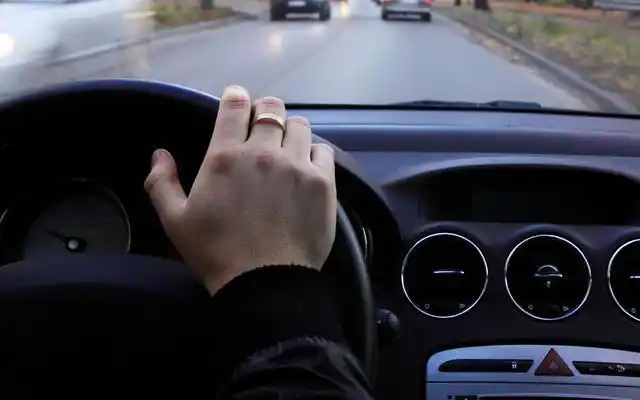 开车时到底有没有必要戴口罩呢