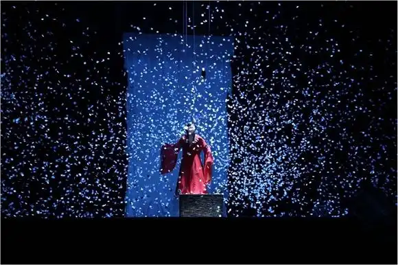 先锋实验话剧《窦娥》首次来渝 融入重庆元素 男扮女装不拒"噱头"