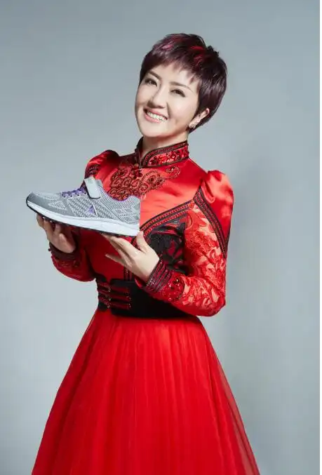 著名歌手格格助力爱健步为亿万父母送上健康礼物