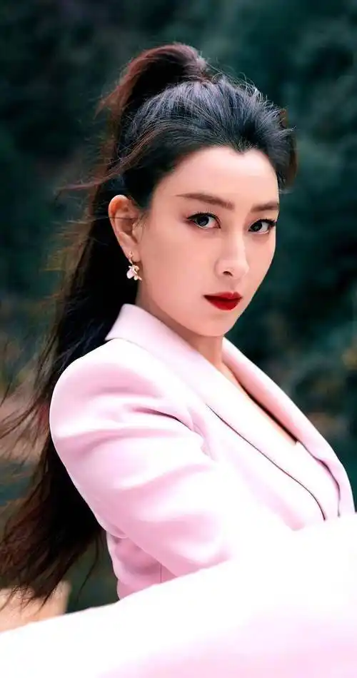 知名演员马苏传来最新消息!_明星_形象_公众