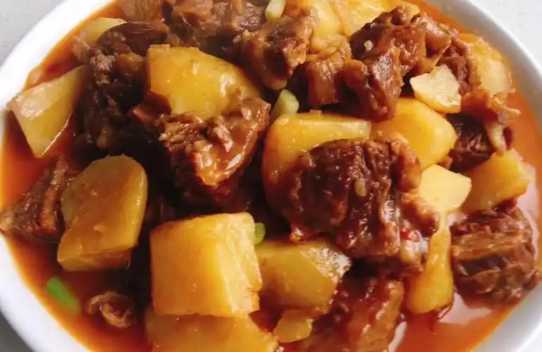 牛肉炖土豆怎么做好吃,牛肉炖土豆的家常做法