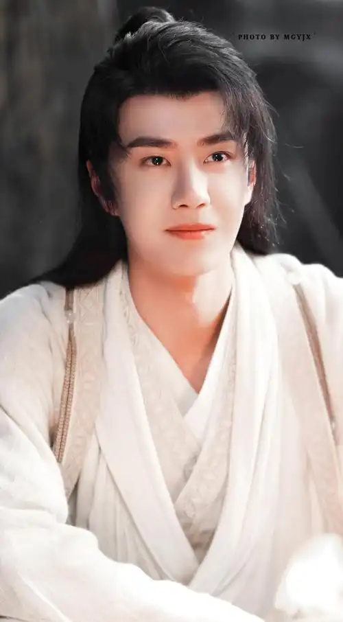 电视剧有翡: #有翡剧照# 倾尽全力望护你周全,千里奔波愿此生不负