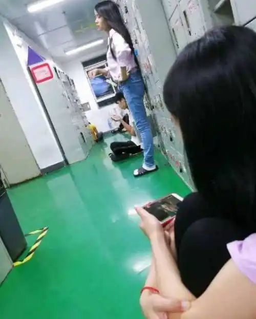 流水线厂妹的消失,是底层男性的婚恋灾难,也代表一个时代的落幕