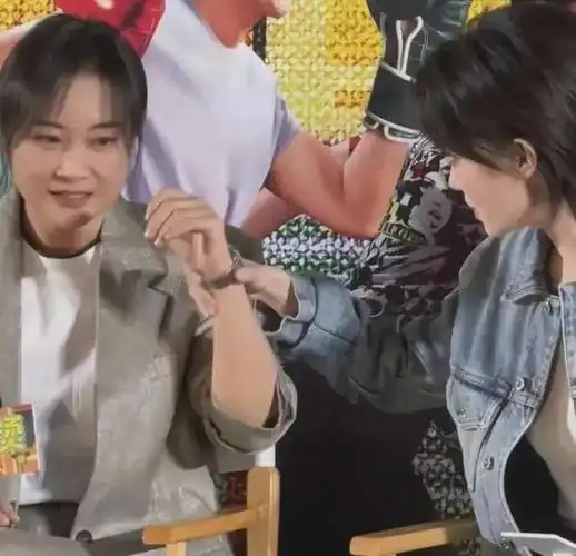 相爱15年贾玲爆了张小斐看贾玲的眼神变味了