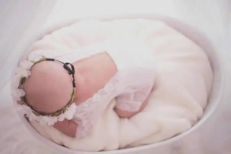 yc的儿童摄影作品《满月宝宝》