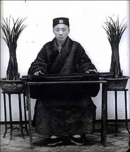 一组清末道士老照片,白胡冉冉,精神矍铄,武侠风十足!