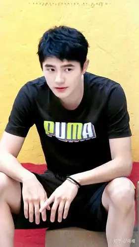 请问刘昊然是大众脸吗?