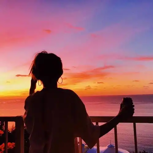 短发女生背影抖音歌曲 - 宜兴市力丰陶瓷有限公司