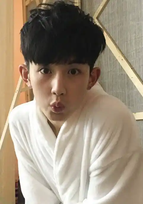 长春市二实验中学校草郭俊辰