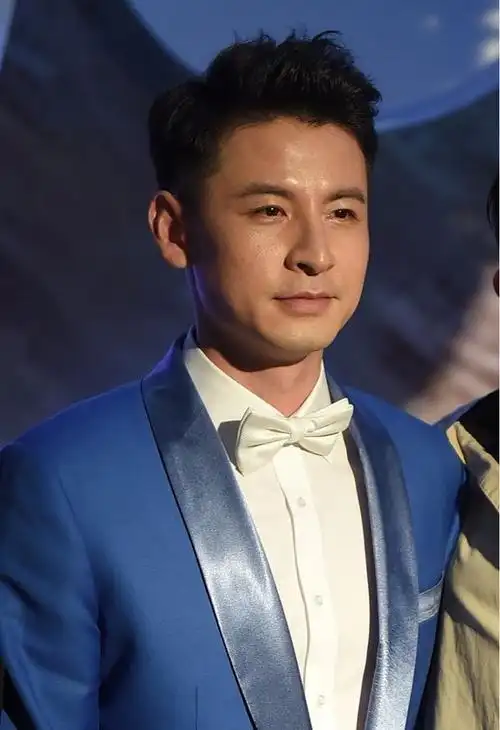 钱泳辰影视学校很红火却被嘲是龙套集中营其校长头衔名不副实