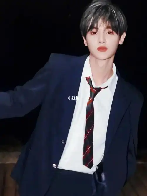 有喜欢这三个明星的嘛_blackpink_金智秀_黄明昊_喜欢的明星_娱乐