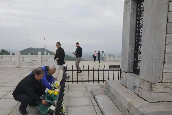 社会各界深切悼念张自忠将军