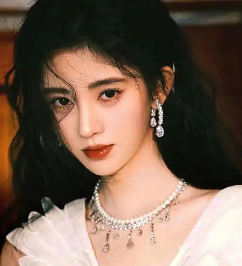 明星头像  #头像  #鞠婧祎@娱乐薯@薯队长